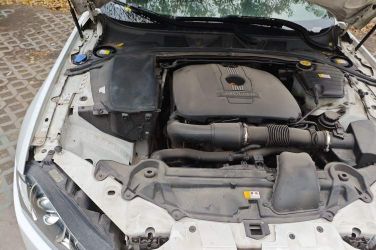 Used Jaguar XF 2015 XF 2.0T Prestige Edition Engine Bay Right