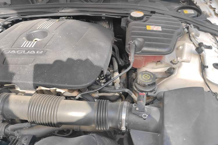 Used Jaguar XF 2015 XF 2.0T Prestige Edition Engine Bay Right