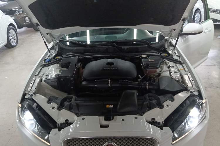 Used Jaguar XF 2015 XF 2.0T Prestige Edition Engine Bay