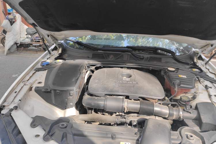 Used Jaguar XF 2015 XF 2.0T Prestige Edition Engine Bay