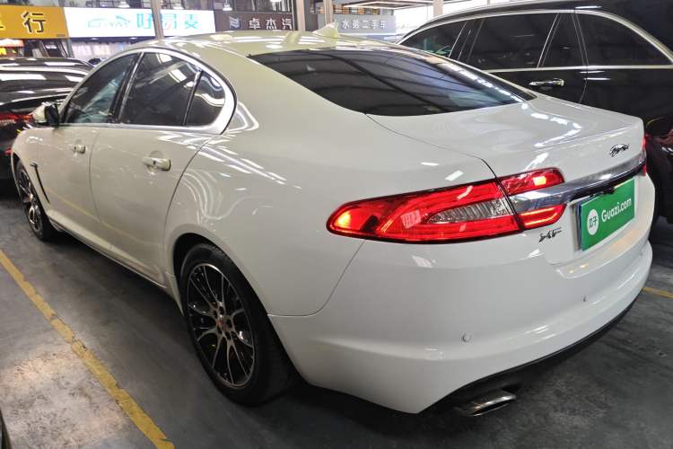 Used Jaguar XF 2015 XF 2.0T Luxury Edition Exterior 2