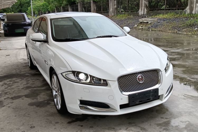Used Jaguar XF 2015 XF 2.0T Luxury Edition Exterior 2