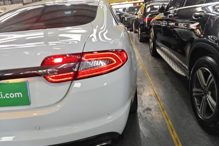 Used Jaguar XF 2015 XF 2.0T Luxury Edition Exterior 3