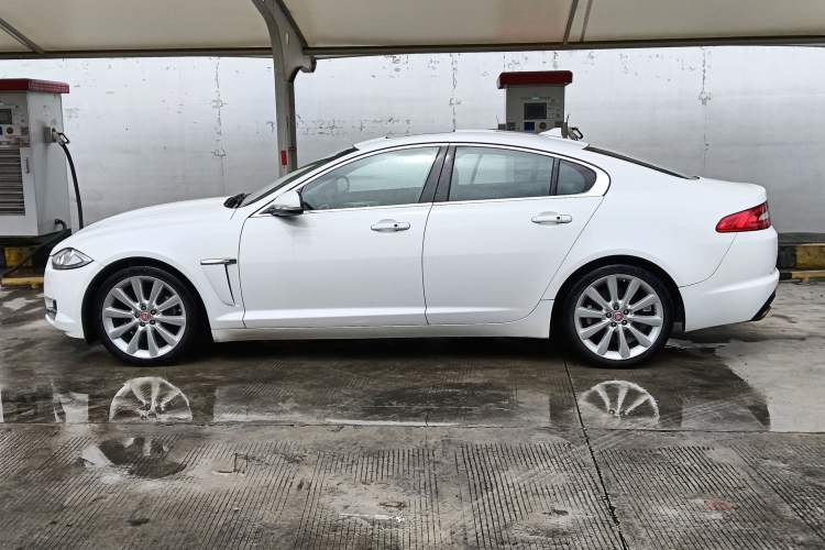 Used Jaguar XF 2015 XF 2.0T Luxury Edition Exterior 3