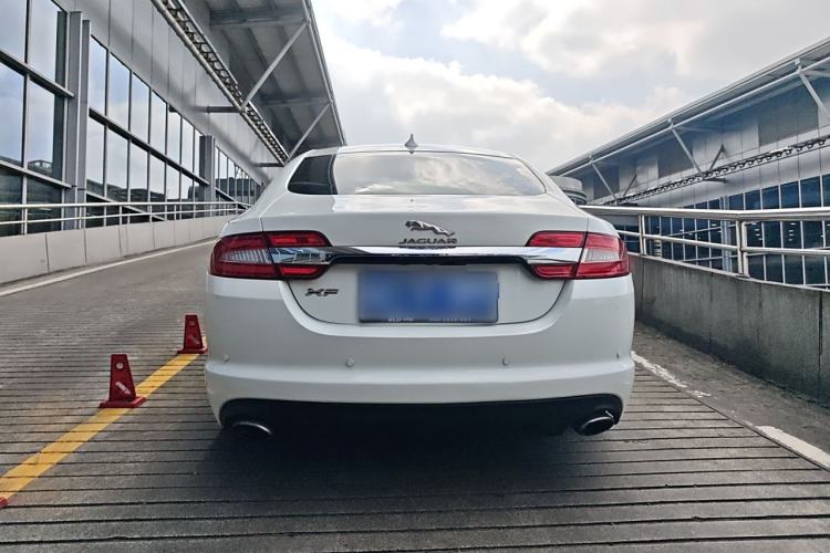 Used Jaguar XF 2015 XF 2.0T Prestige Edition Exterior 4
