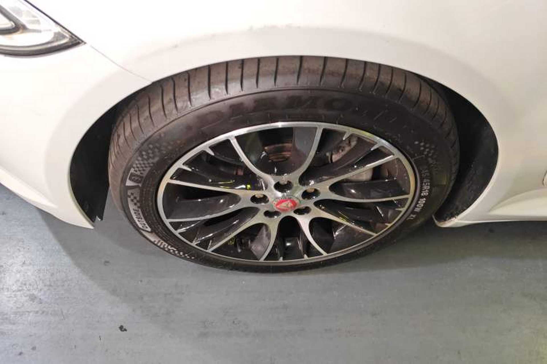 Used Jaguar XF 2015 XF 2.0T Luxury Edition Exterior 4