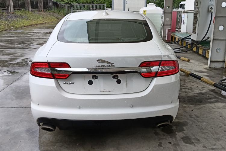 Used Jaguar XF 2015 XF 2.0T Luxury Edition Exterior 4