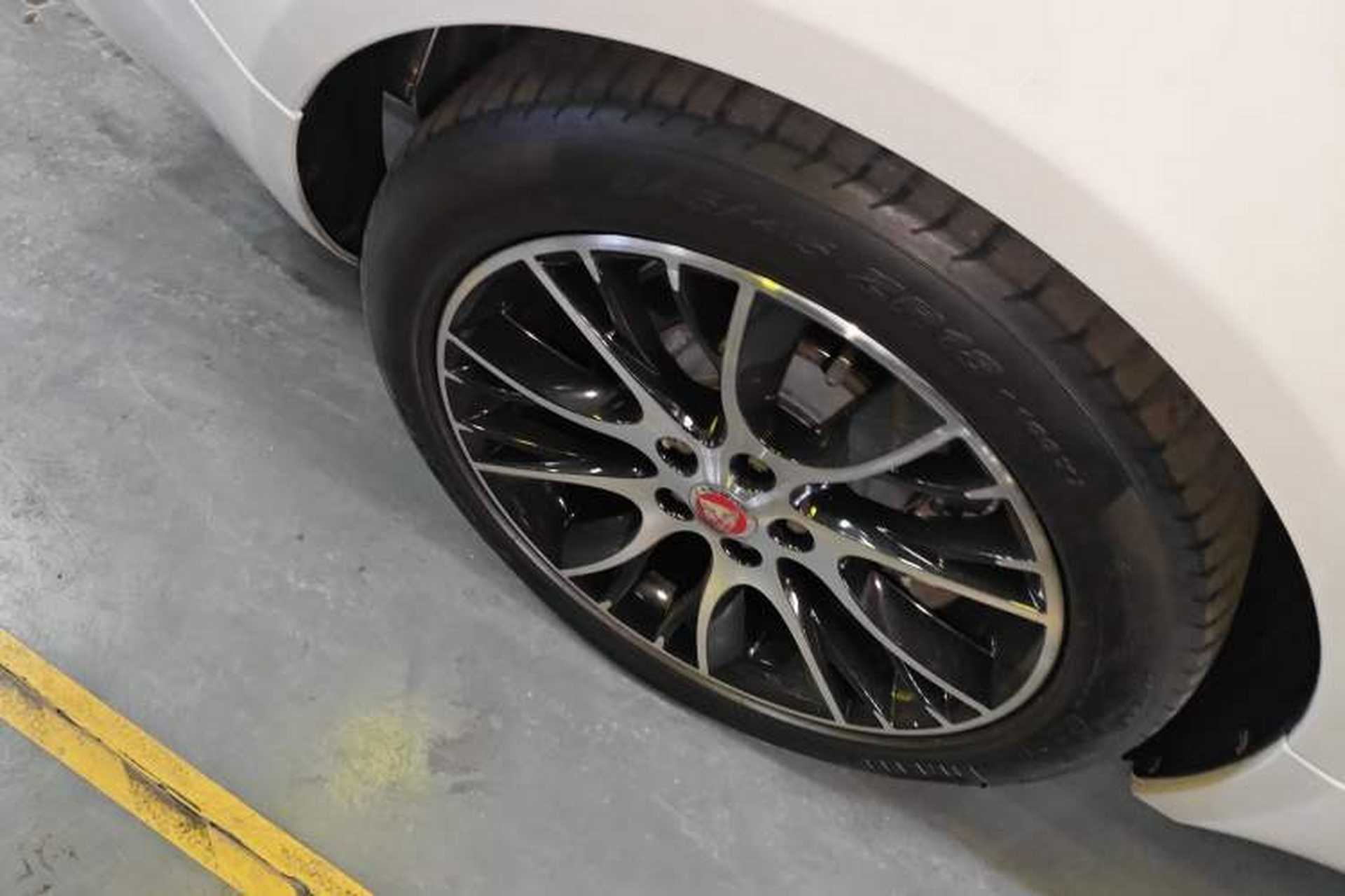 Used Jaguar XF 2015 XF 2.0T Luxury Edition Exterior 5