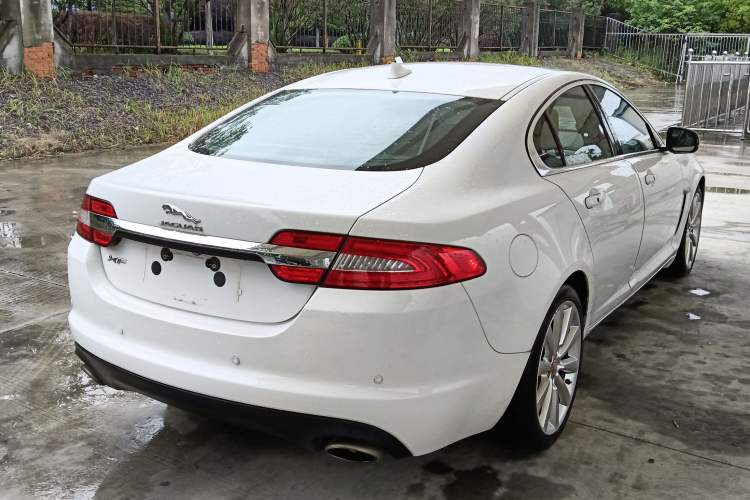 Used Jaguar XF 2015 XF 2.0T Luxury Edition Exterior 5