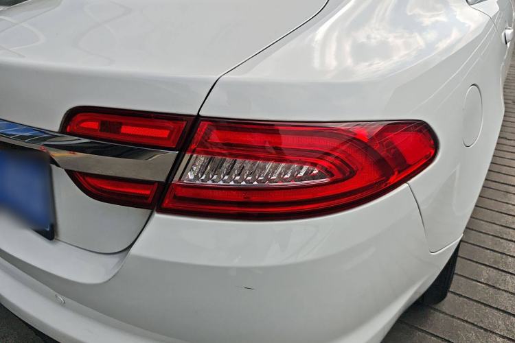 Used Jaguar XF 2015 XF 2.0T Prestige Edition Exterior 6