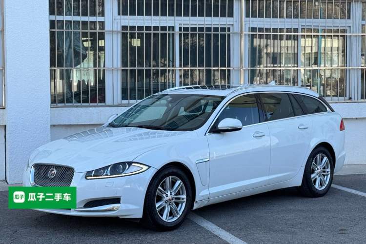 Used Jaguar XF 2015 XF 2.0T Sportbrake Luxury Edition Front Right 45 Deg