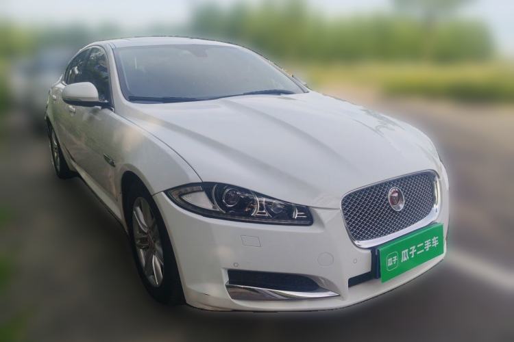 Used Jaguar XF 2015 XF 2.0T 80th Anniversary Collector's Edition Front Right 45 Deg