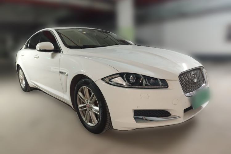 Used Jaguar XF 2015 XF 2.0T 80th Anniversary Collector's Edition Front Right 45 Deg