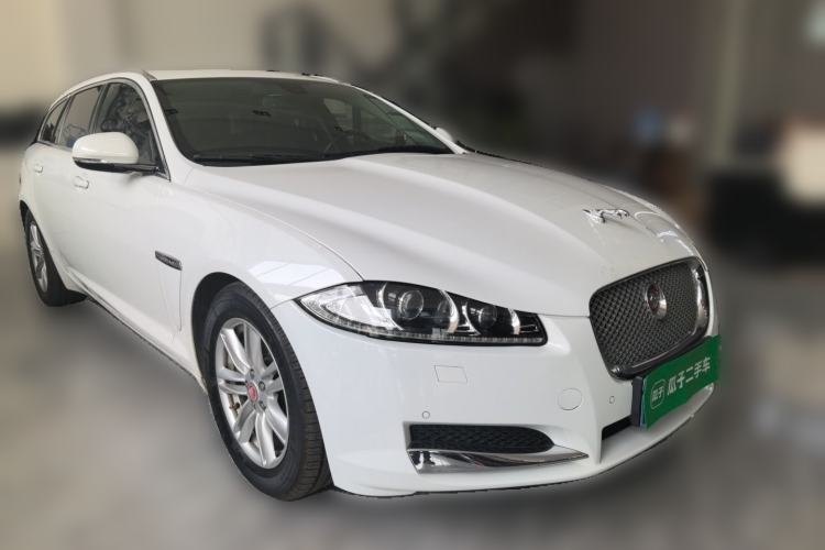 Used Jaguar XF 2015 XF 2.0T Sportbrake Luxury Edition Front Right 45 Deg