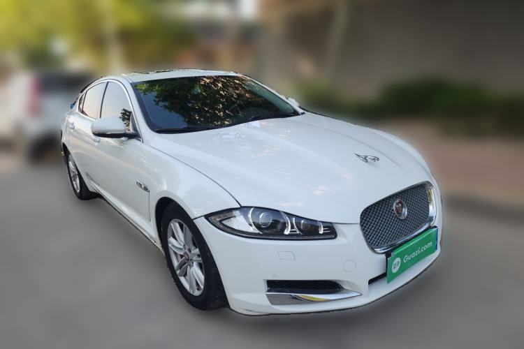 Used Jaguar XF 2015 XF 2.0T Prestige Edition Front Right 45 Deg