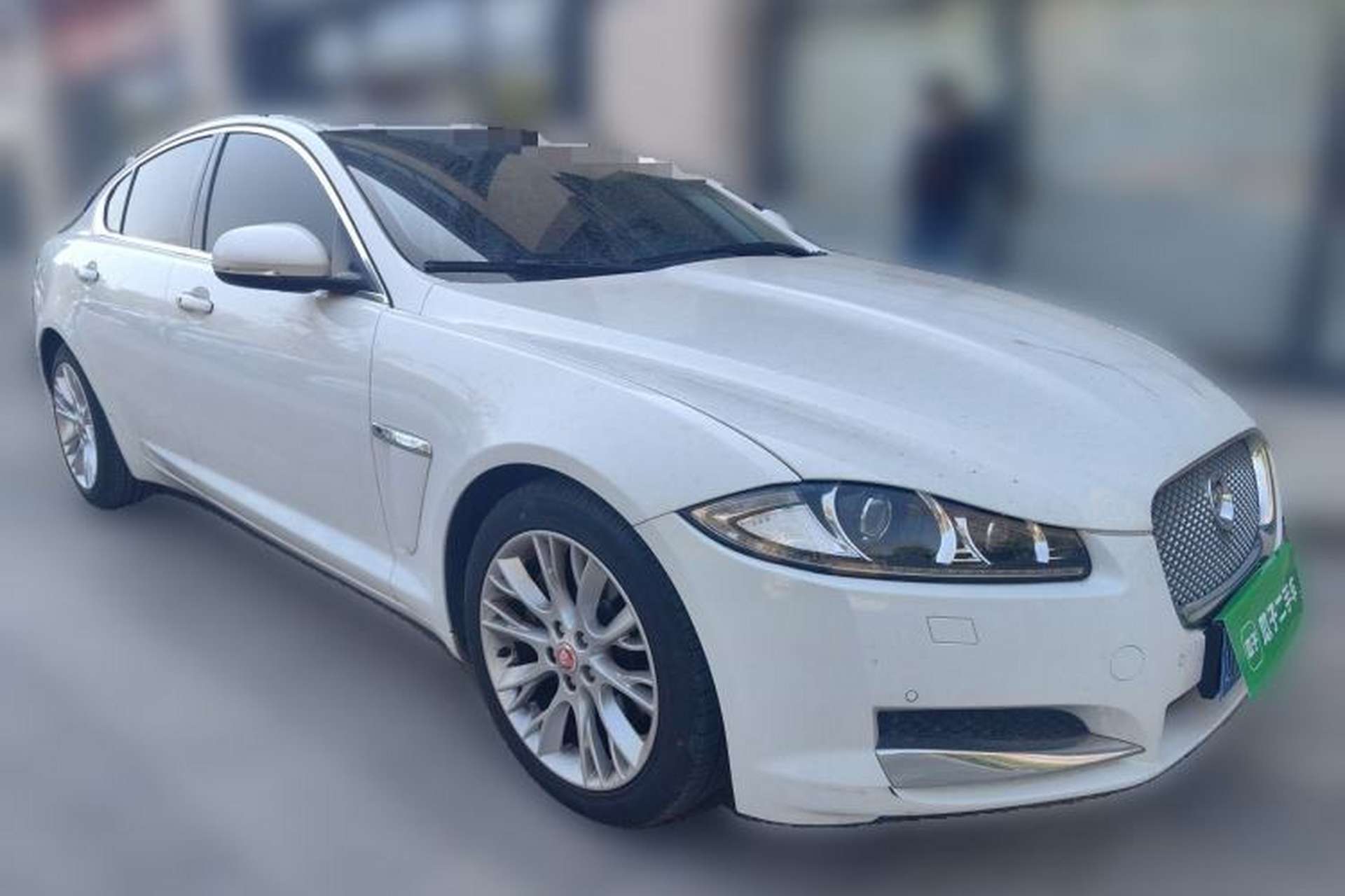 Used Jaguar XF 2015 XF 2.0T Luxury Edition Front Right 45 Deg