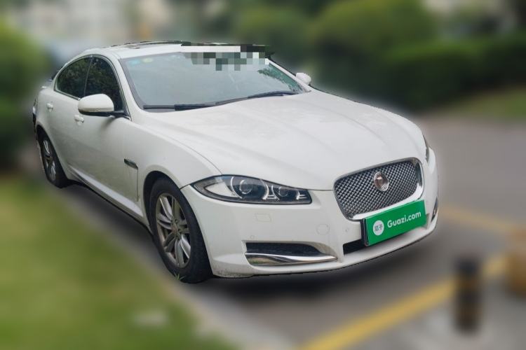 Used Jaguar XF 2015 XF 2.0T Prestige Edition Front Right 45 Deg