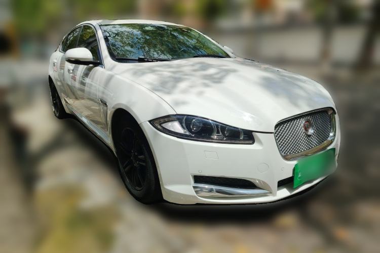 Used Jaguar XF 2015 XF 2.0T Prestige Edition Front Right 45 Deg