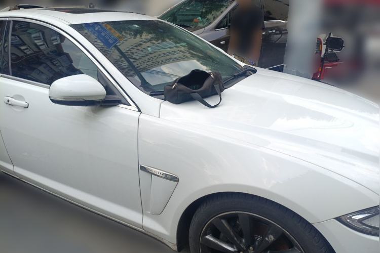 Used Jaguar XF 2015 XF 2.0T Luxury Edition Front Right 45 Deg