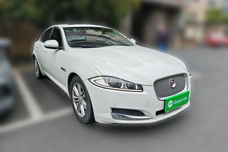 Used Jaguar XF 2015 XF 2.0T 80th Anniversary Collector's Edition Front Right 45 Deg