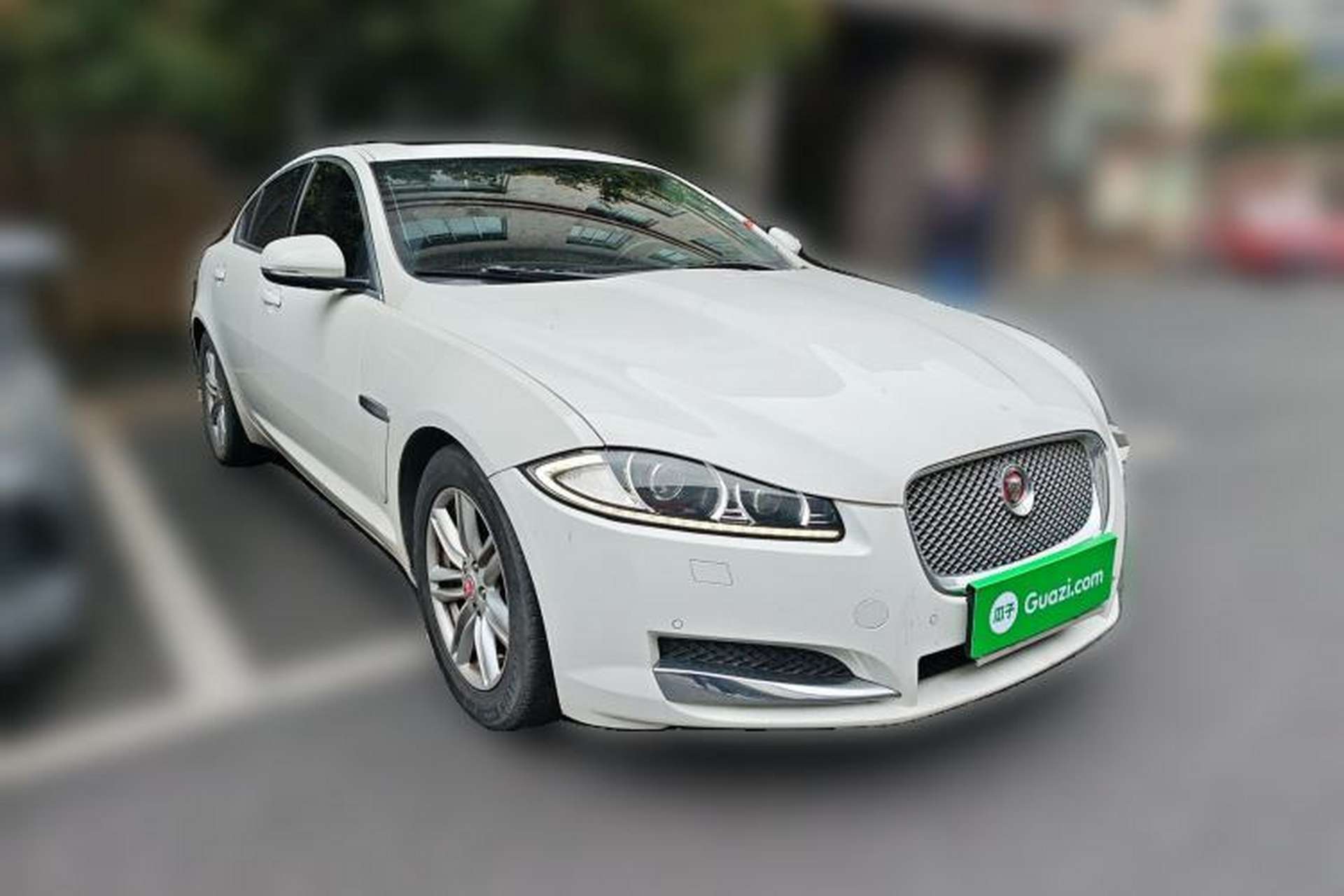 Used Jaguar XF 2015 XF 2.0T 80th Anniversary Collector's Edition Front Right 45 Deg