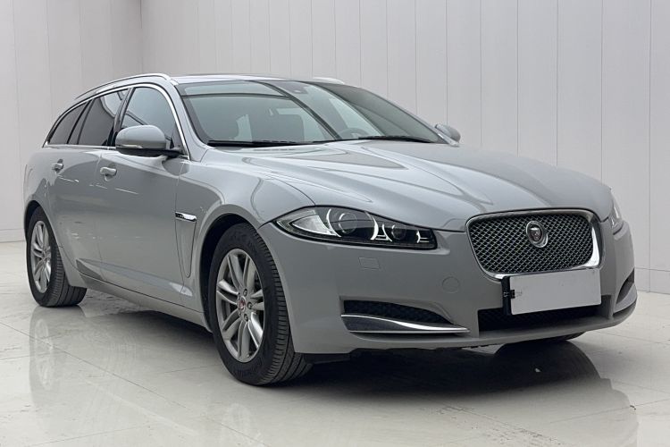 Used Jaguar XF 2015 XF 2.0T Sportbrake Luxury Edition Front Right 45 Deg