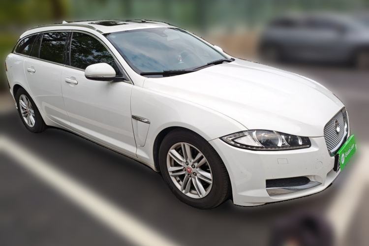 Used Jaguar XF 2015 XF 2.0T Sportbrake Luxury Edition Front Right 45 Deg
