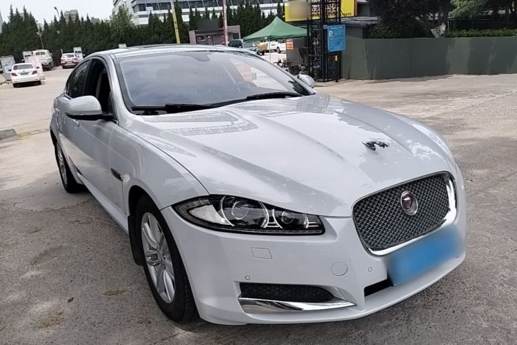 Used Jaguar XF 2015 XF 2.0T Prestige Edition Front Right 45 Deg