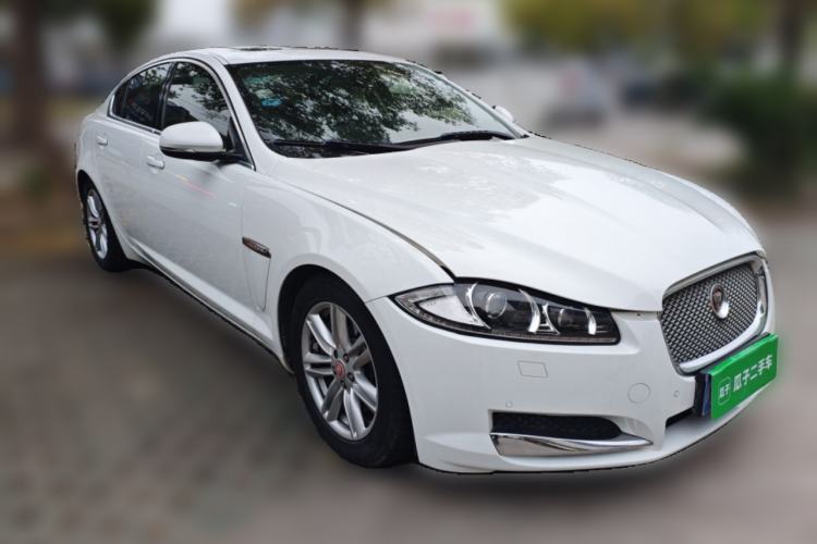 Used Jaguar XF 2015 XF 2.0T Prestige Edition Front Right 45 Deg