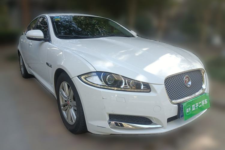 Used Jaguar XF 2015 XF 2.0T 80th Anniversary Collector's Edition Front Right 45 Deg