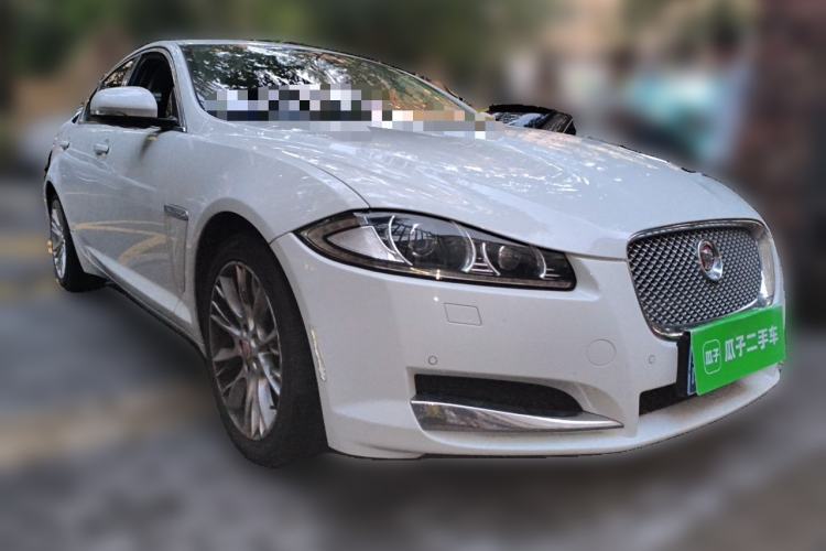 Used Jaguar XF 2015 XF 2.0T Luxury Edition Front Right 45 Deg