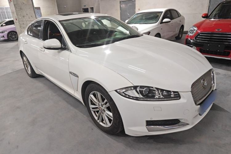 Used Jaguar XF 2015 XF 2.0T Prestige Edition Front Right 45 Deg