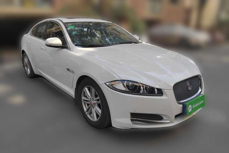 Used Jaguar XF 2015 XF 2.0T Prestige Edition Front Right 45 Deg