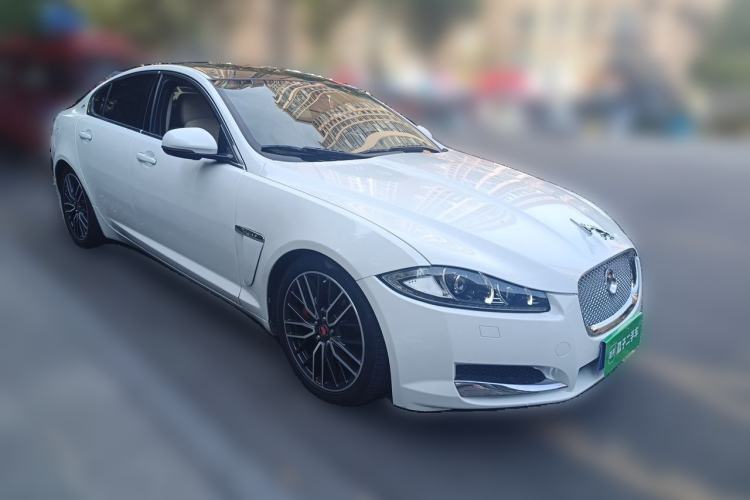 Used Jaguar XF 2015 XF 2.0T Prestige Edition Front Right 45 Deg