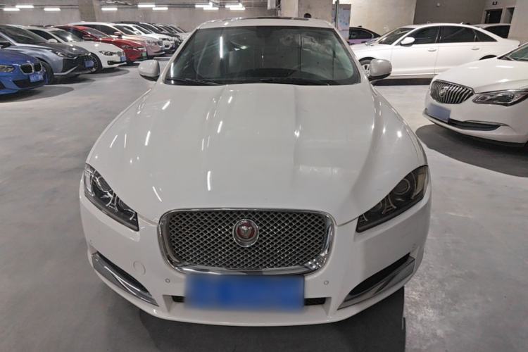 Used Jaguar XF 2015 XF 2.0T Prestige Edition Front