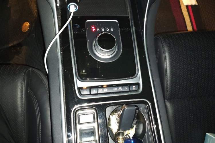Used Jaguar XF  Gear Lever