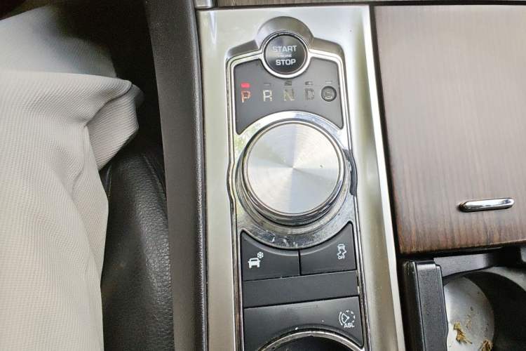 Used Jaguar XF 2015 XF 2.0T Prestige Edition Gear Lever
