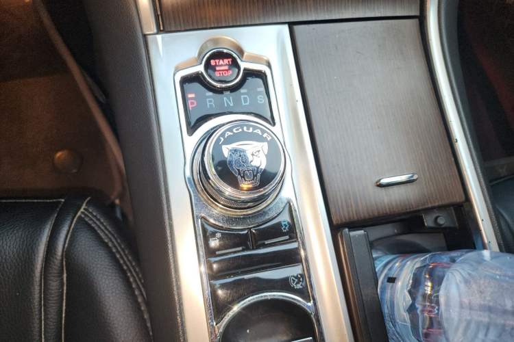 Used Jaguar XF 2015 XF 2.0T Prestige Edition Gear Lever
