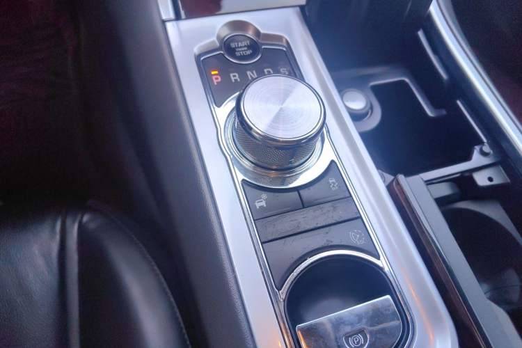 Used Jaguar XF 2015 XF 2.0T Luxury Edition Gear Lever