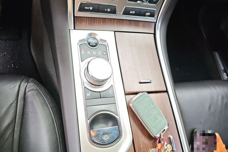 Used Jaguar XF 2015 XF 2.0T Sportbrake Luxury Edition Gear Lever