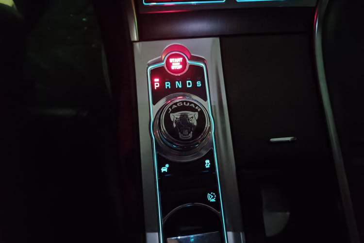 Used Jaguar XF 2015 XF 2.0T 80th Anniversary Collector's Edition Gear Lever