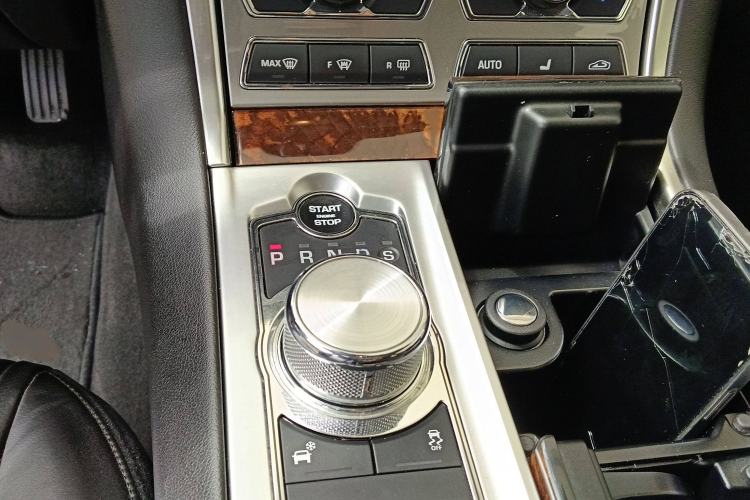 Used Jaguar XF 2015 XF 2.0T Luxury Edition Gear Lever