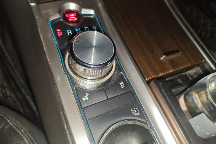 Used Jaguar XF 2015 XF 2.0T Prestige Edition Gear Lever