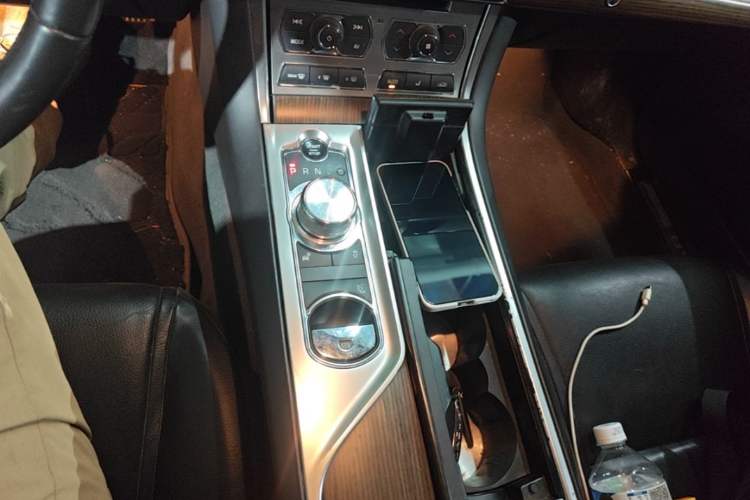 Used Jaguar XF 2015 XF 2.0T Prestige Edition Gear Lever