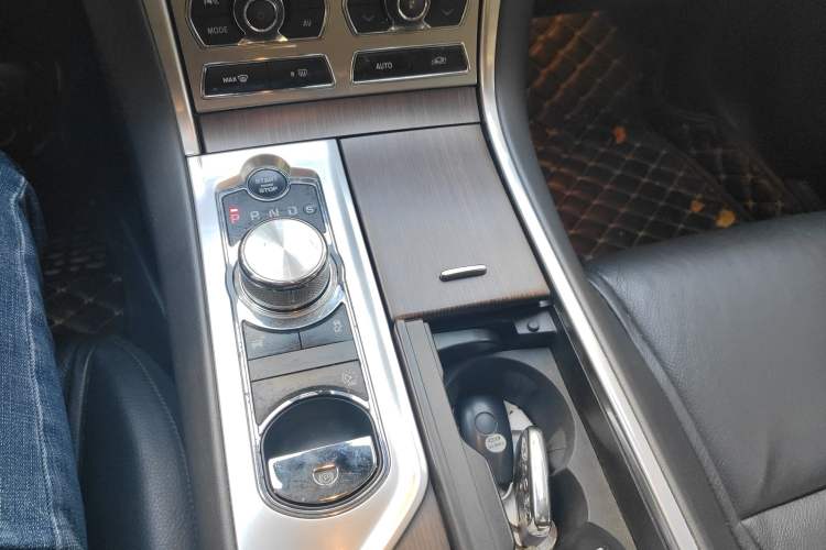 Used Jaguar XF 2015 XF 2.0T Prestige Edition Gear Lever