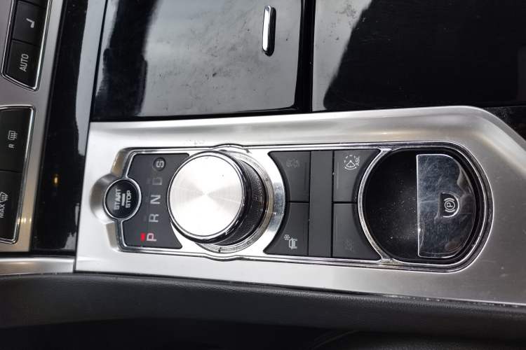 Used Jaguar XF 2015 XF 3.0 SC R-Sport Luxury Edition Gear Lever