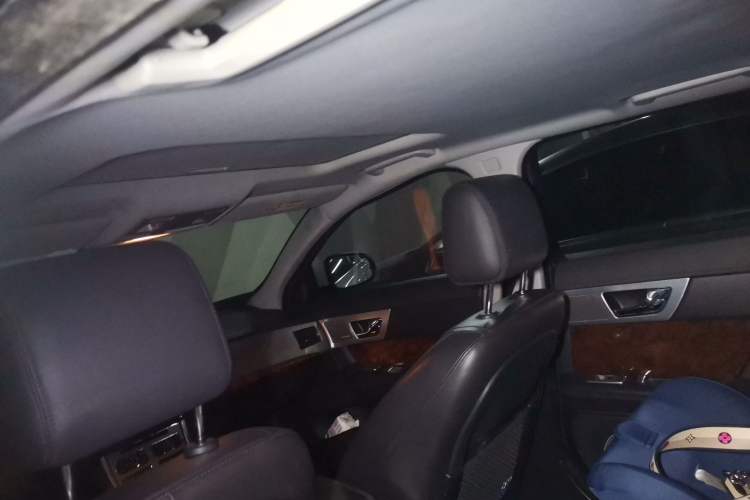 Used Jaguar XF 2015 XF 2.0T Sportbrake Luxury Edition Headliner