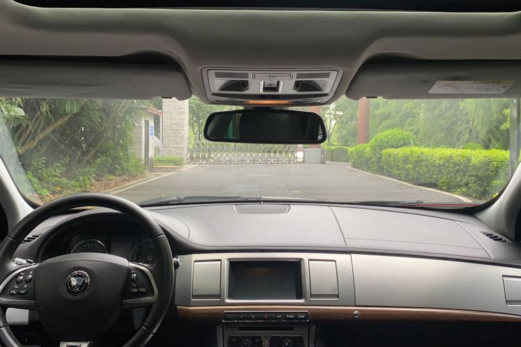 Used Jaguar XF 2015 XF 2.0T Sportbrake Luxury Edition Headliner