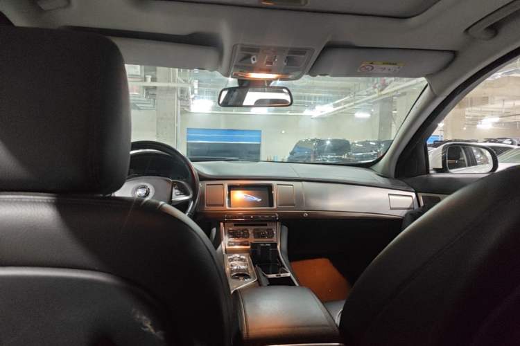 Used Jaguar XF 2015 XF 2.0T Prestige Edition Headliner