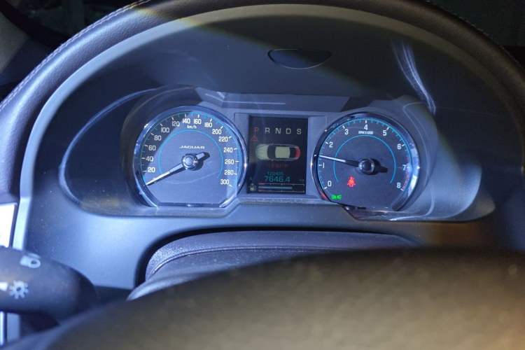 Used Jaguar XF 2015 XF 2.0T Luxury Edition Instrument Cluster